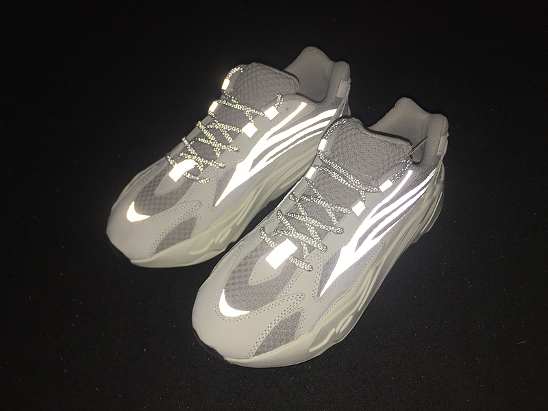 Supermax Yeezy Boost 700 V2 Static